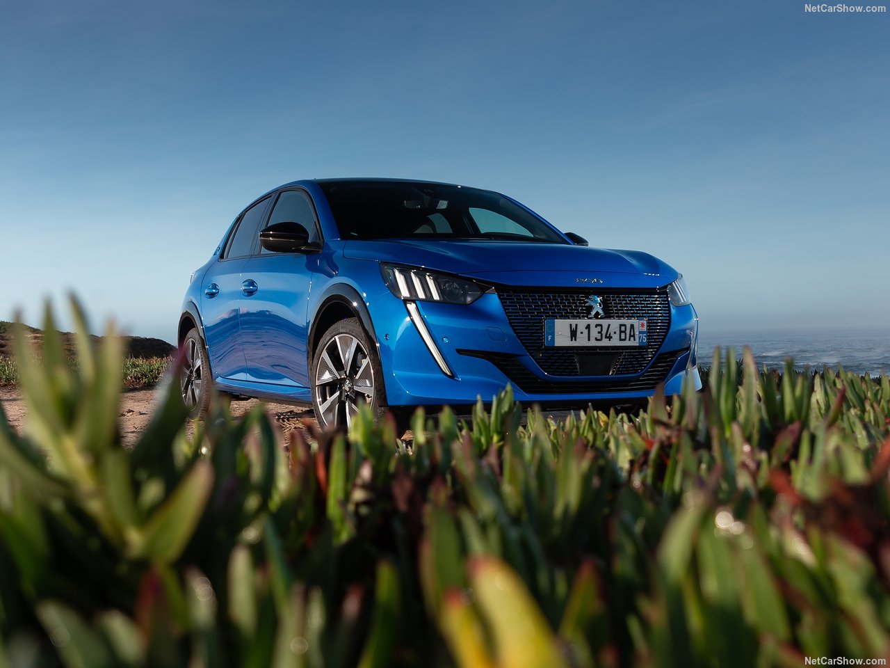 Peugeot e-208