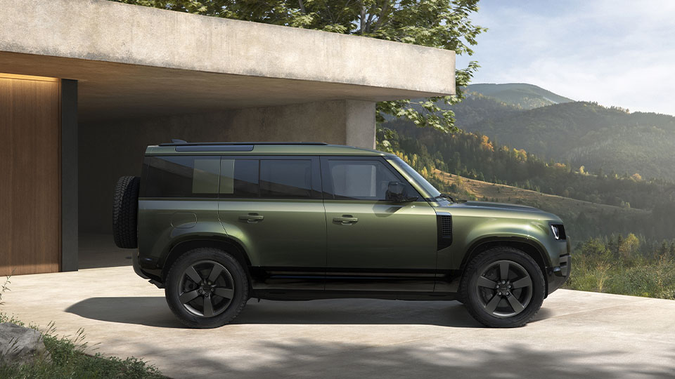 Land Rover Defender 110 