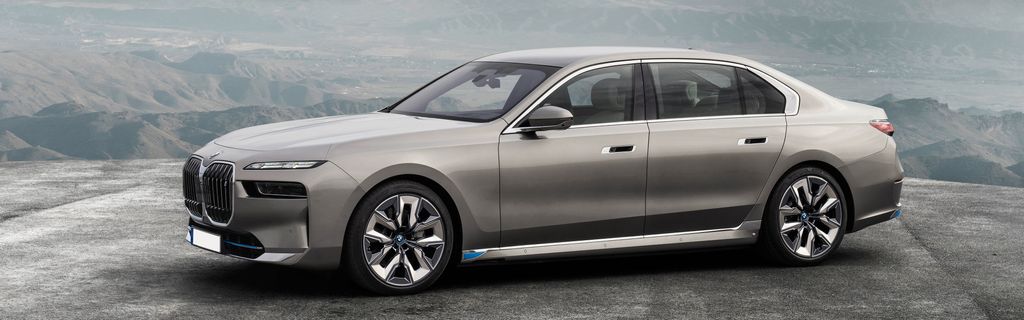 BMW i7