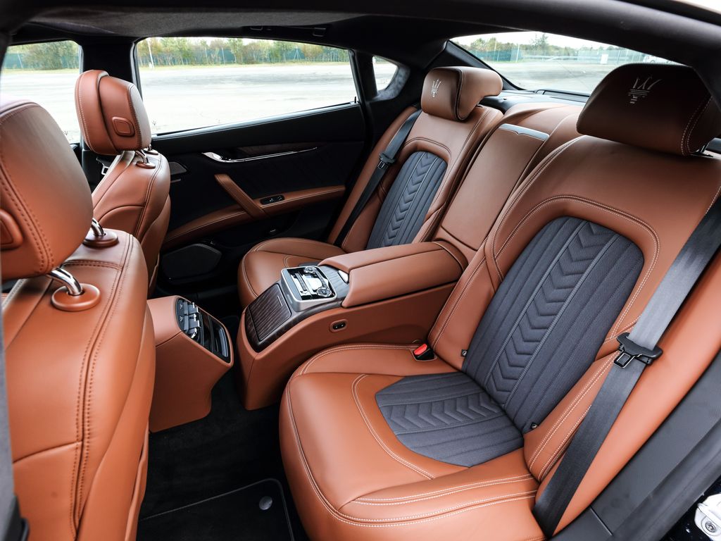 Maserati Quattroporte