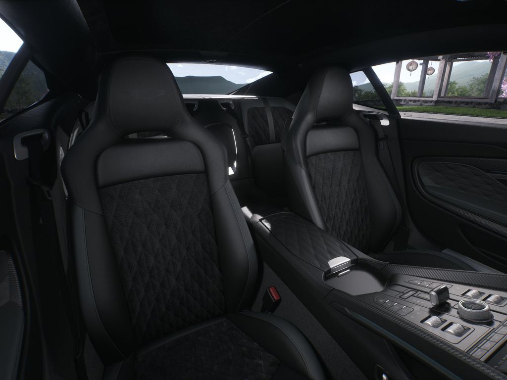 Aston Martin DB12