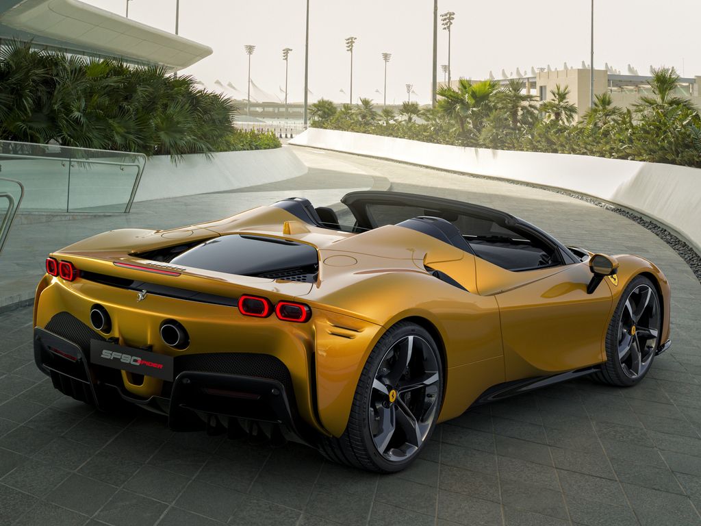 Ferrari SF90 Spider
