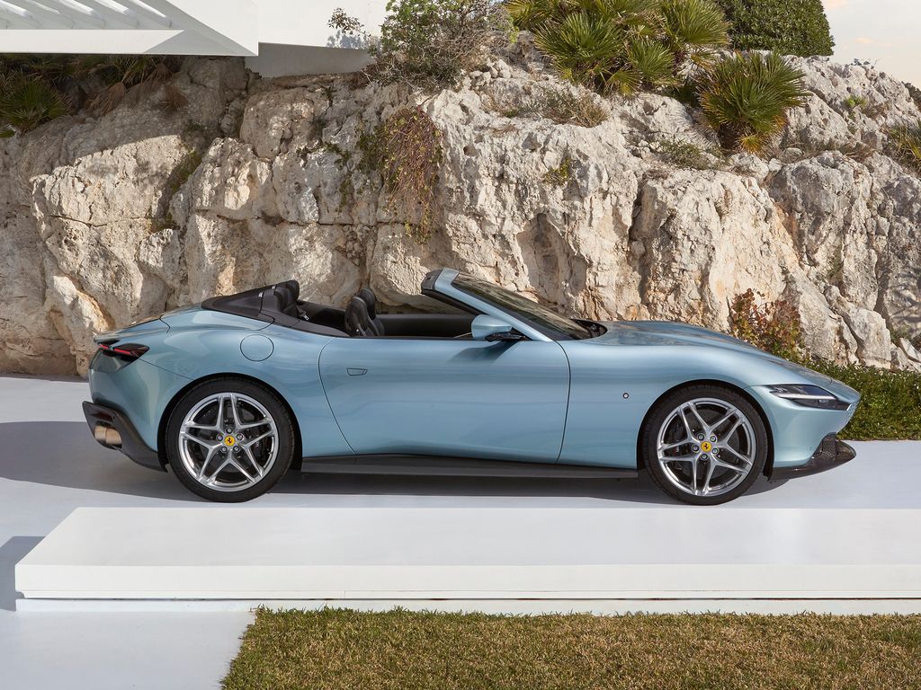 Ferrari Roma Spider