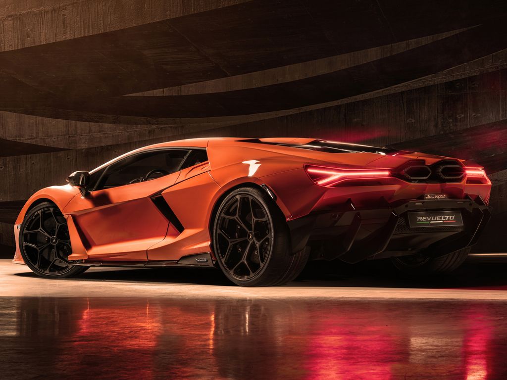 Lamborghini Revuelto