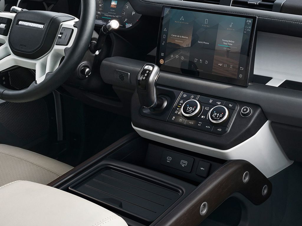 Land Rover Defender 130