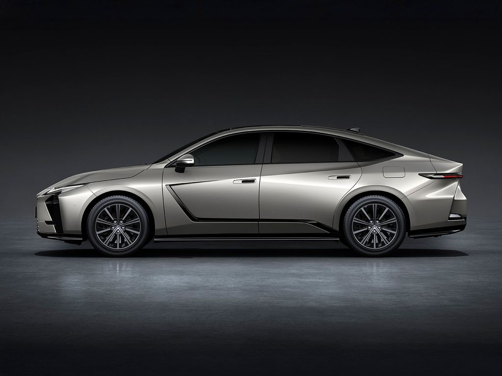 Lexus Neuer ES Electric