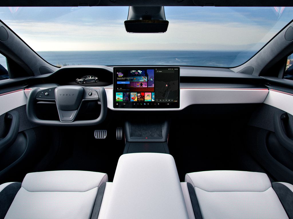 TESLA Neuer Model S
