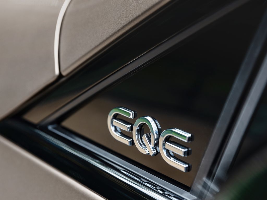 Mercedes-Benz EQE SUV