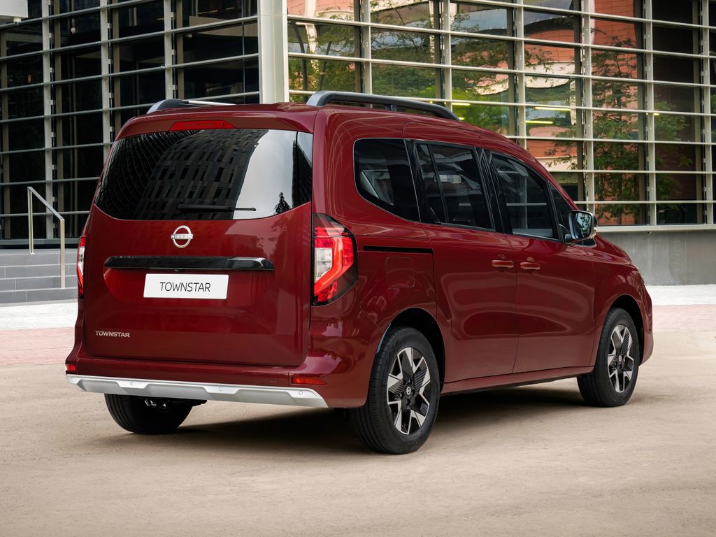 Nissan Nueva Townstar Combi