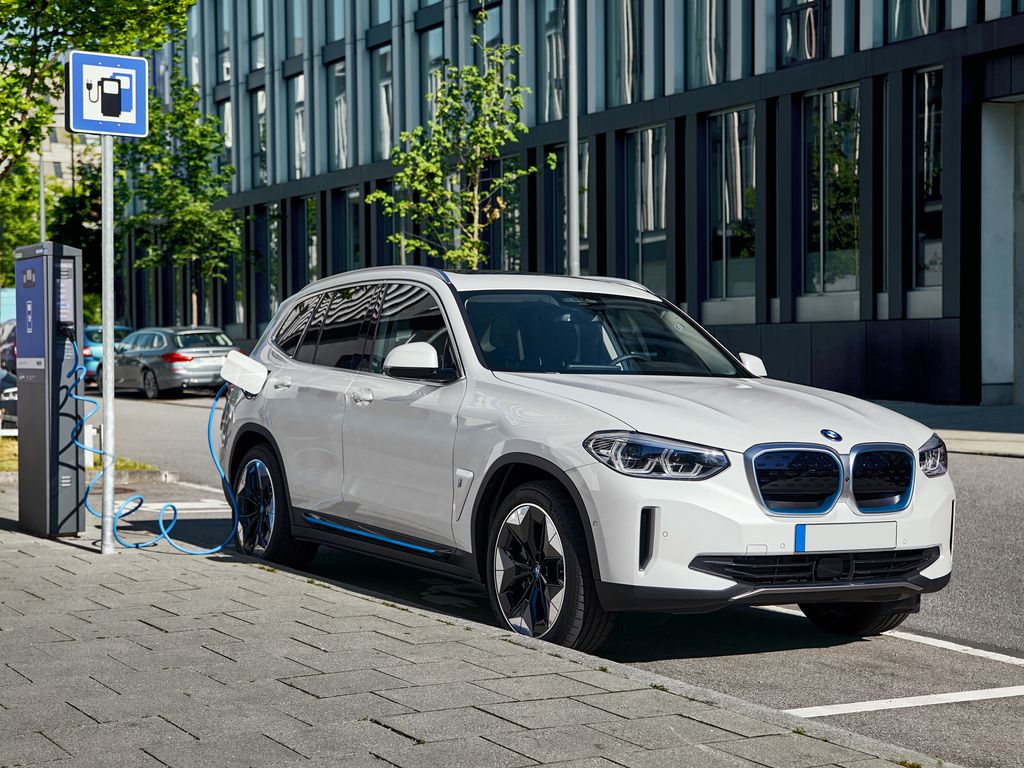 BMW iX3