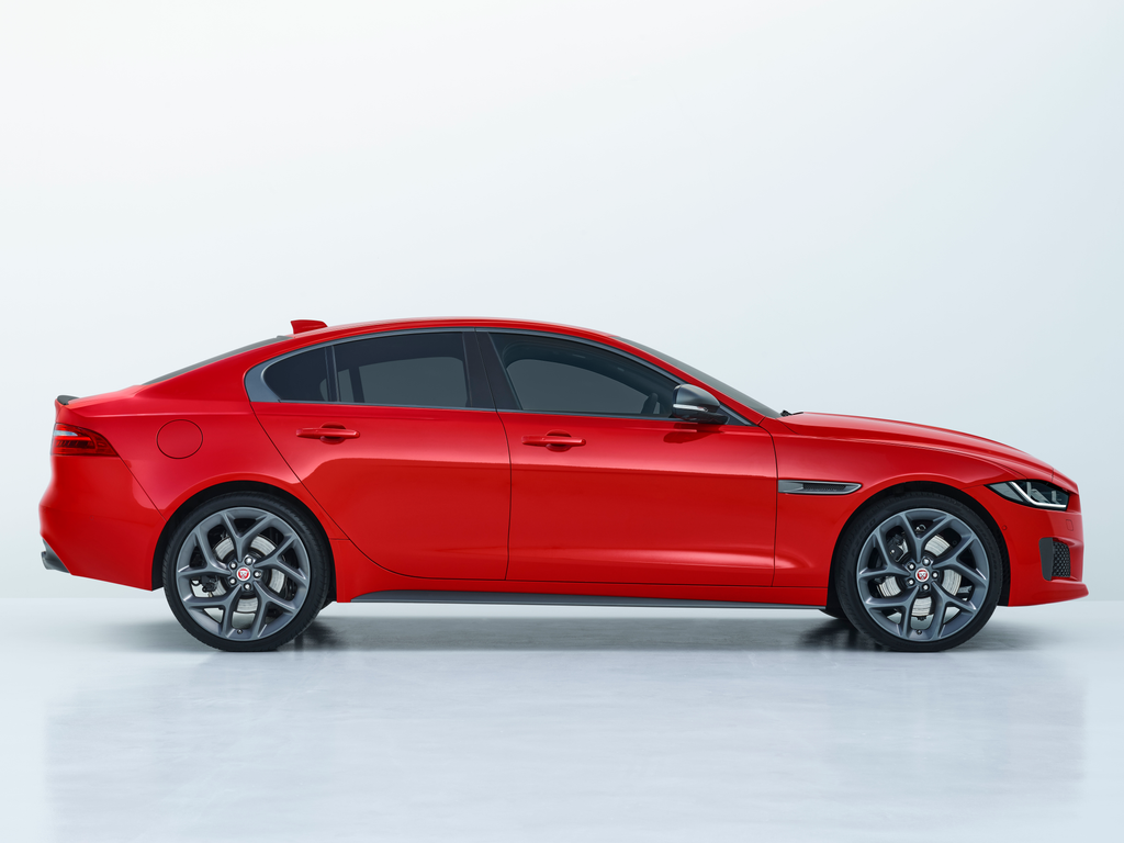 Jaguar XE