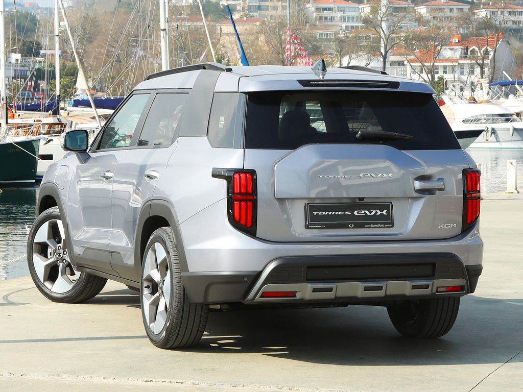 KGM Nuevo Torres EVX