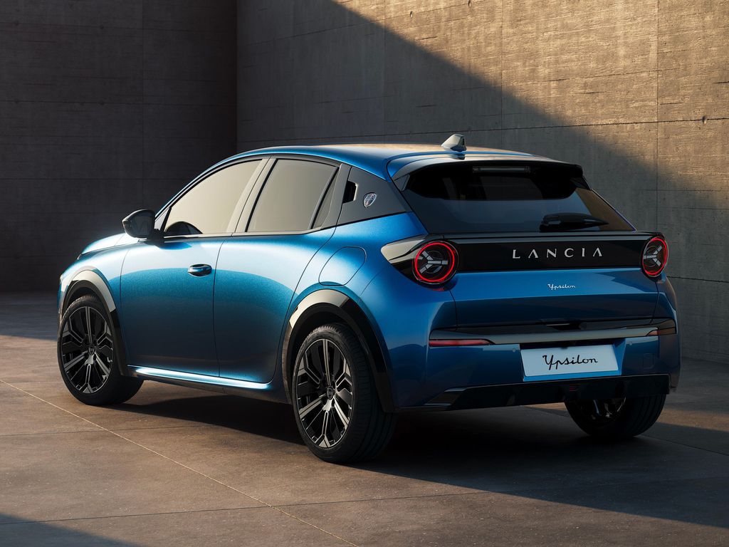 Lancia Nueva Ypsilon Ibrida