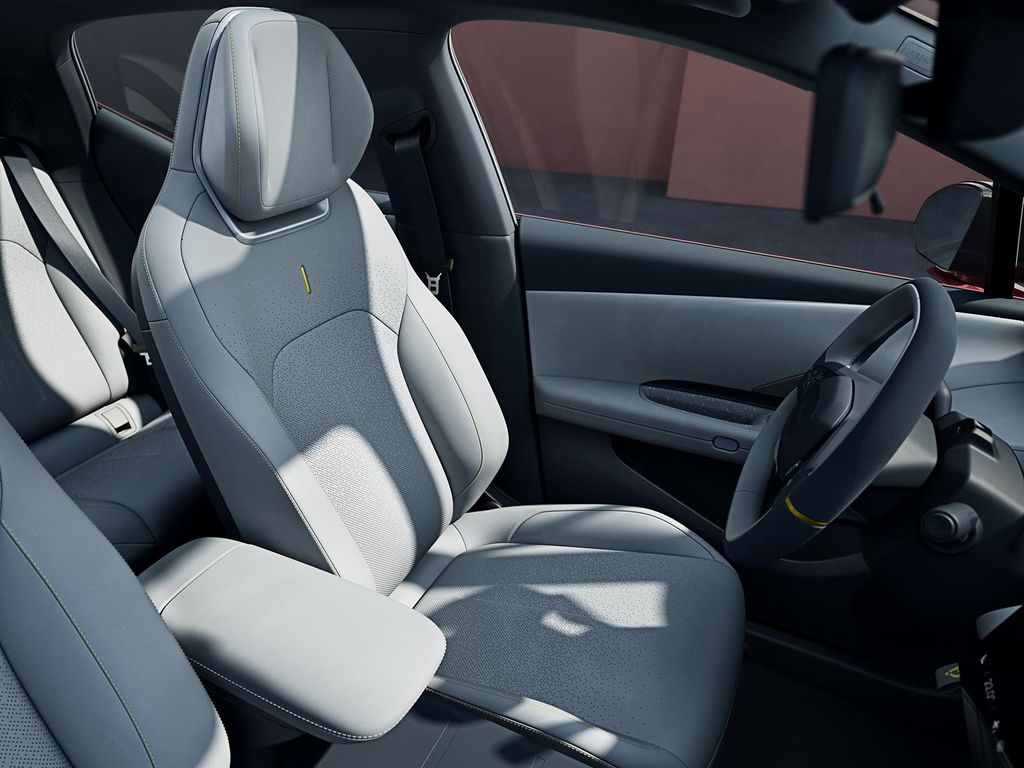 Lynk & Co 02