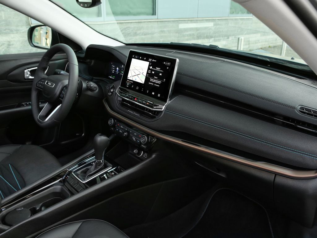 Jeep Compass e-hybrid