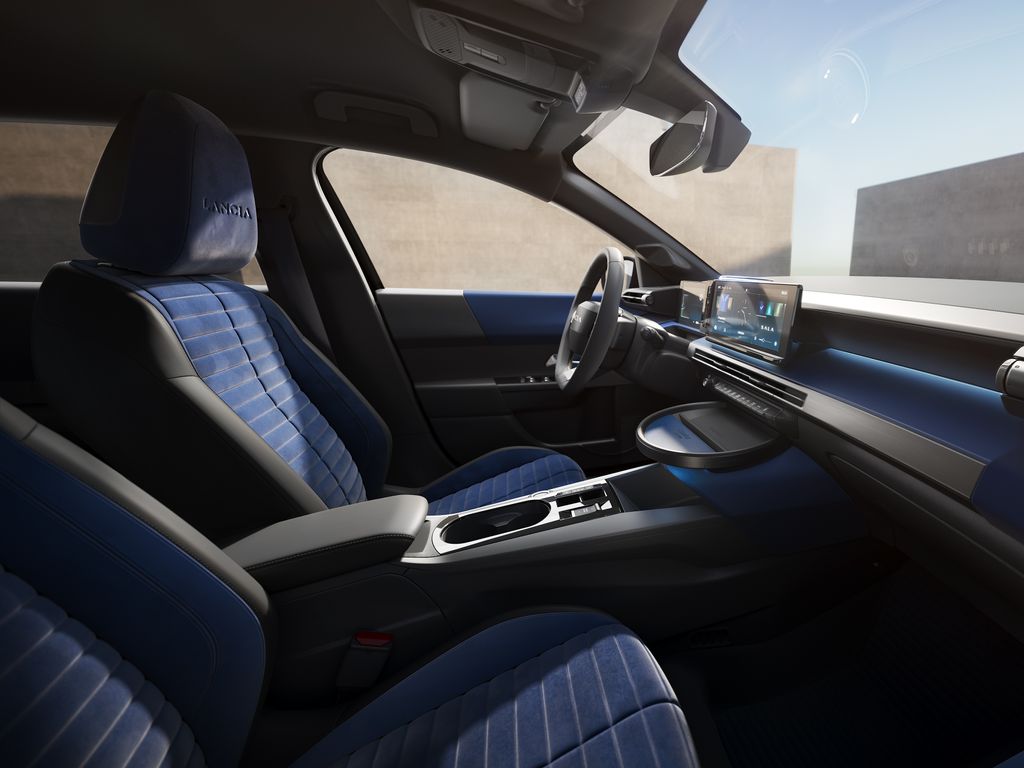 Lancia Ypsilon Ibrida