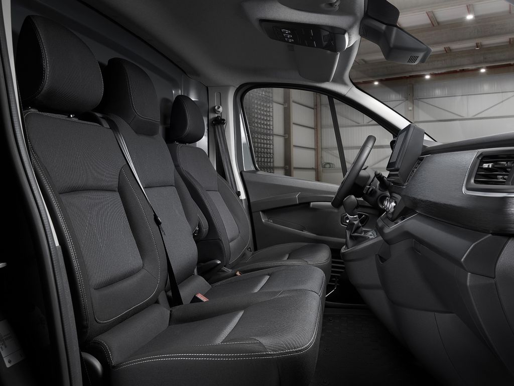 Nissan Primastar Combi