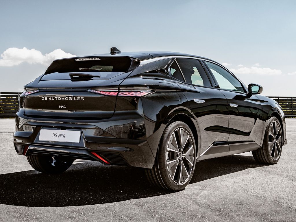 DS N°4 E-Tense