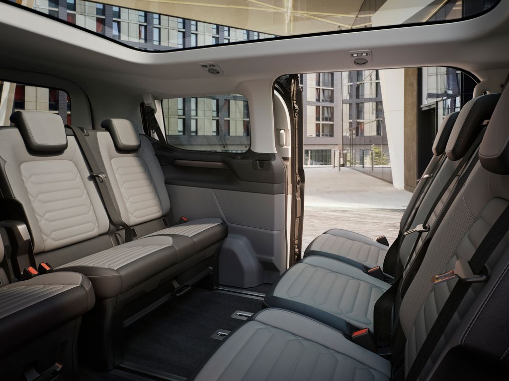 Ford Nouveau E-Tourneo Custom