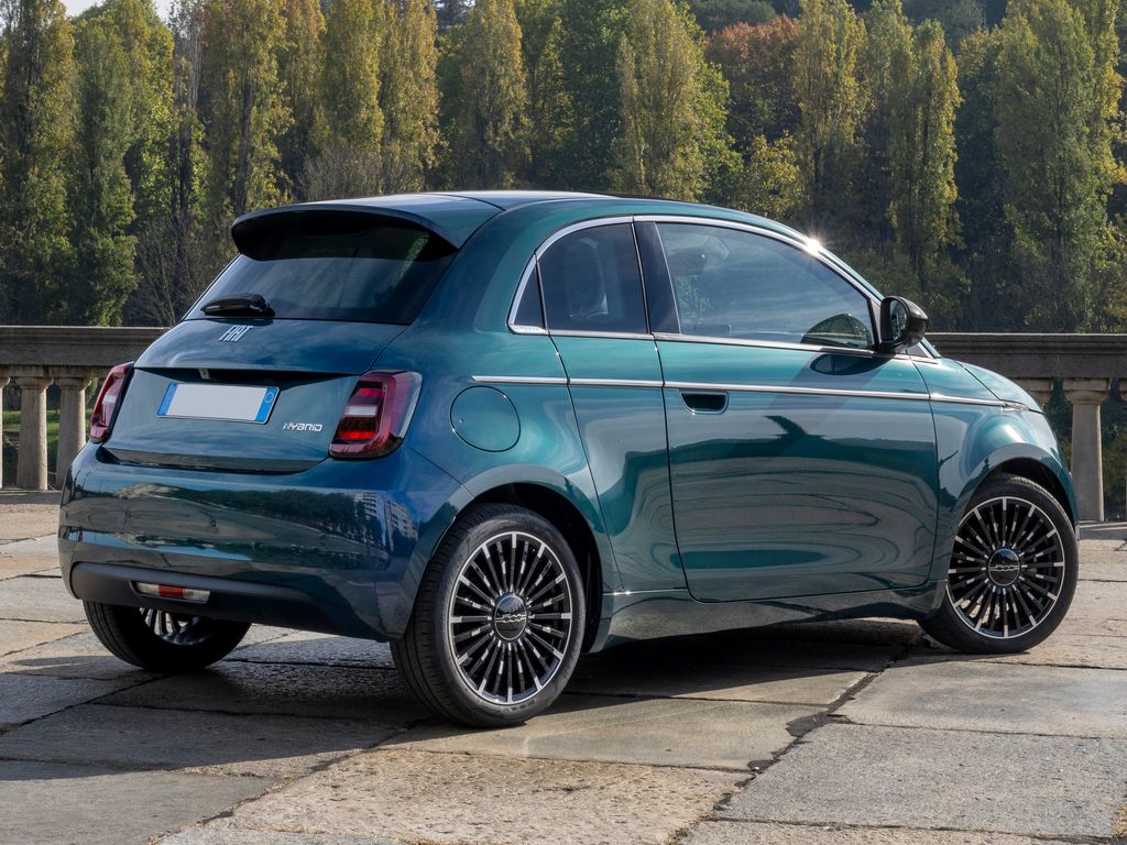 Fiat Nouvelle 500 Hybrid 3+1