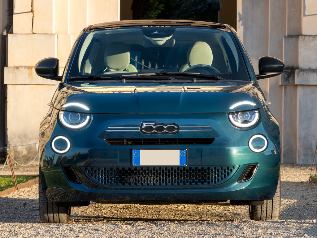 Fiat Nouvelle 500 Hybrid 3+1