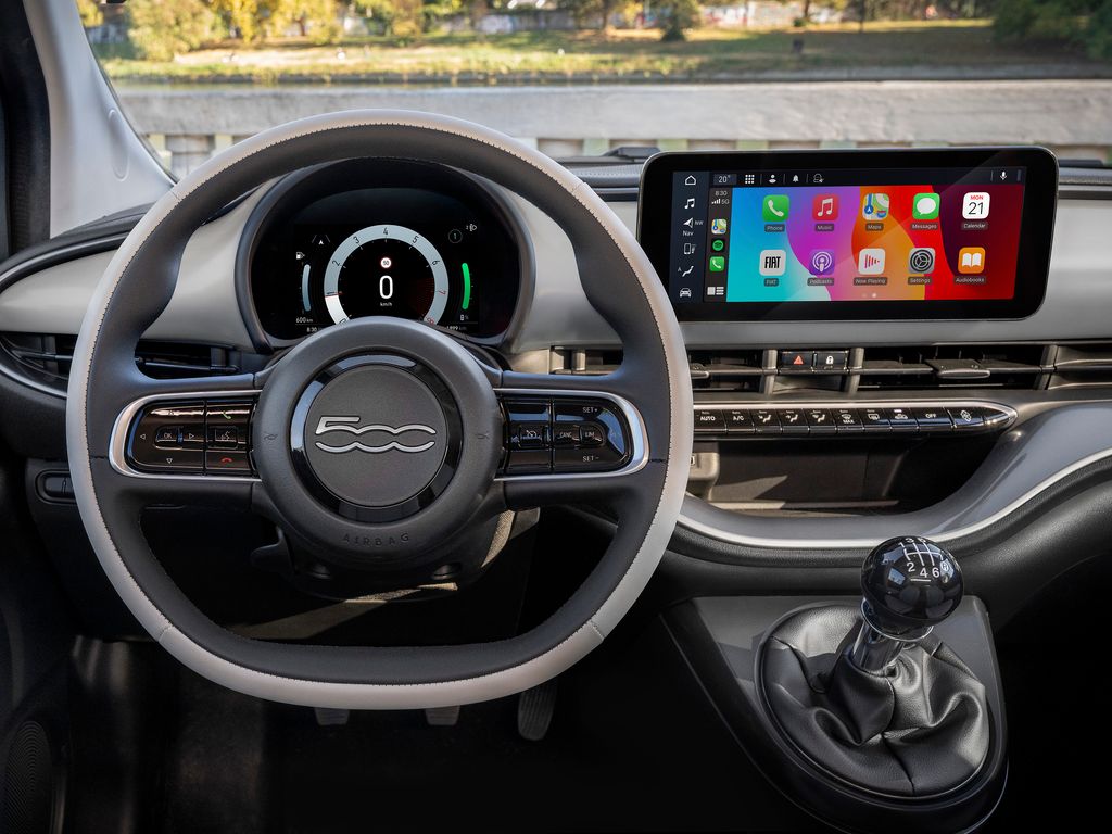 Fiat Nouvelle 500 Hybrid 3+1