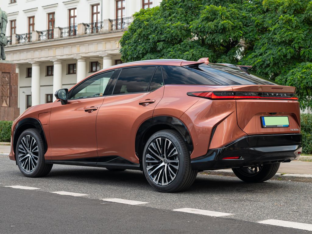 Lexus RZ
