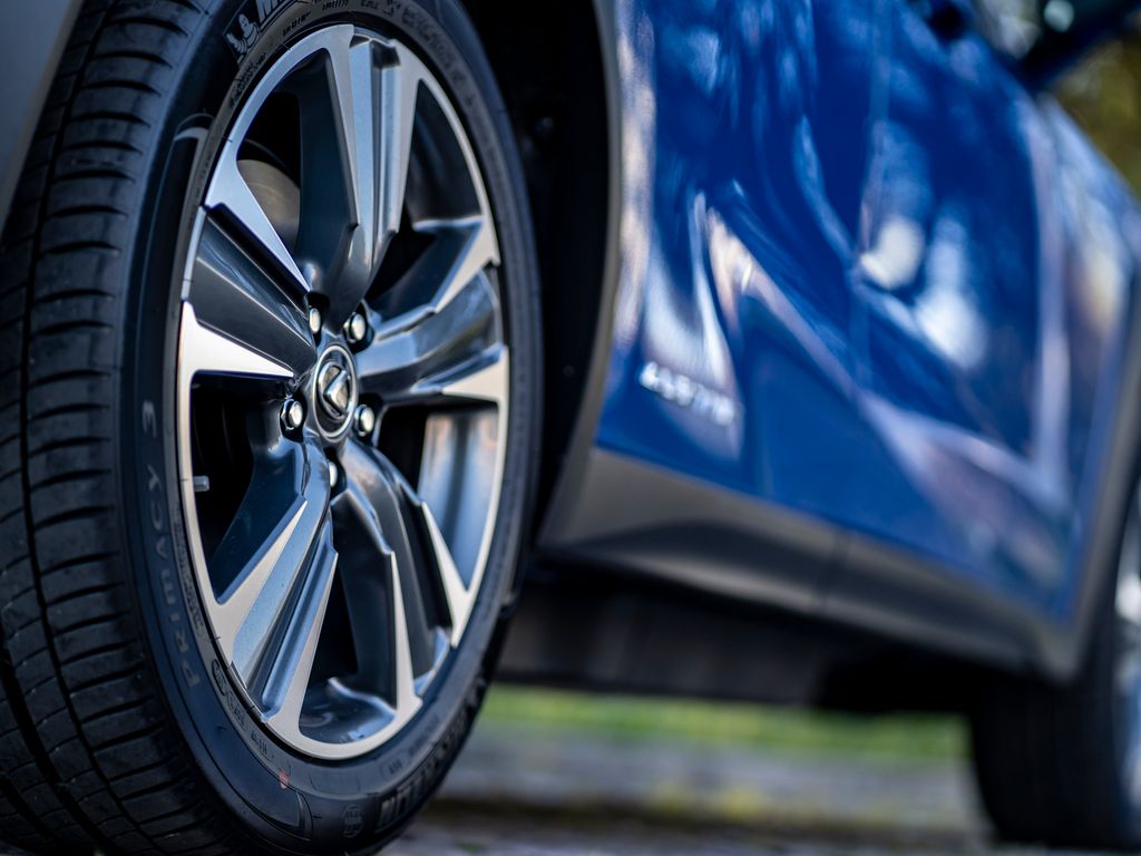 Lexus UX 300e