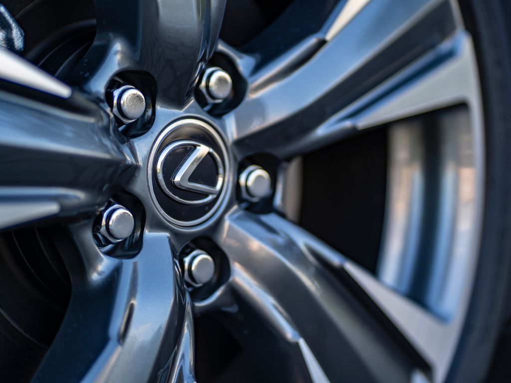 Lexus UX 300e
