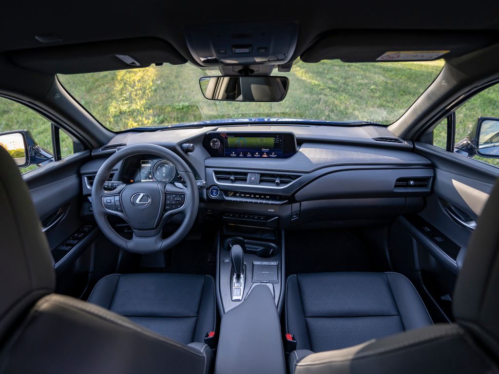Lexus UX 300e