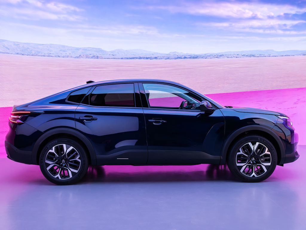 Citroën Nuova ë-C4 X