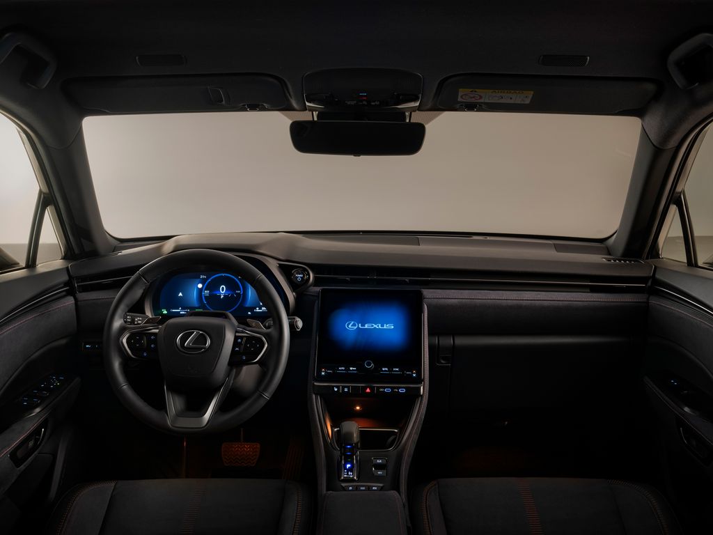 Lexus LBX
