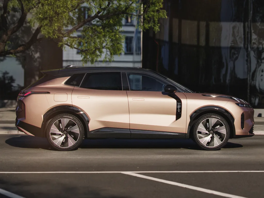 Lynk & Co 08