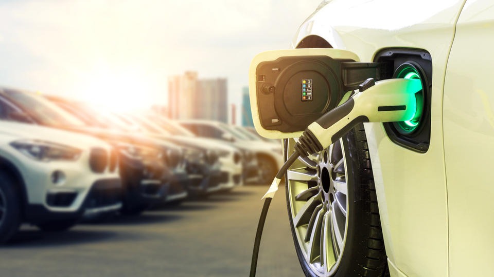 Los coches híbridos que menos consumen