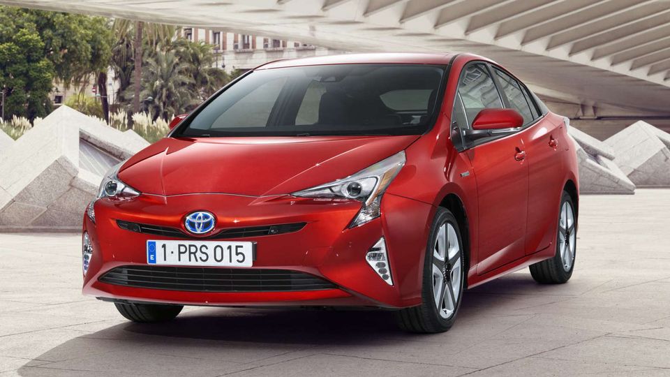 Nuova Toyota Prius 2016: l’ibrida che si ama o che si odia