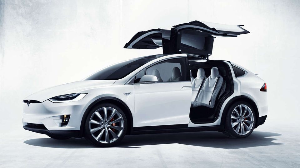 Tesla Model X 2016, nessun compromesso: suv 7 posti, elettrico
