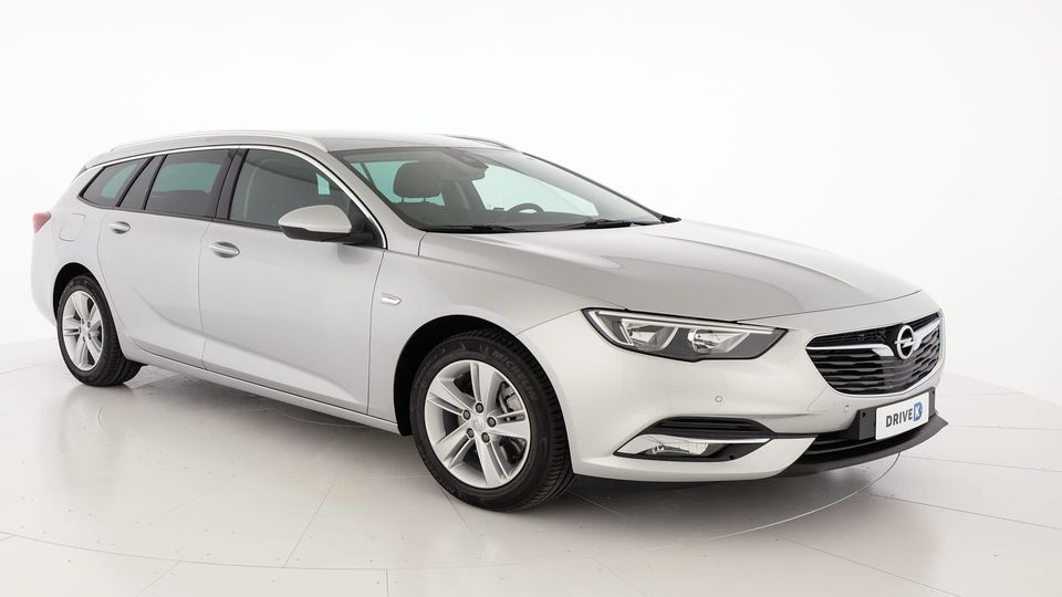 La station wagon più lunga sul mercato: ecco la nuova Opel Insignia